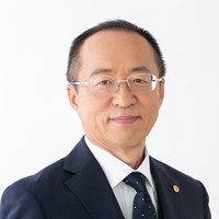 山根輝雄